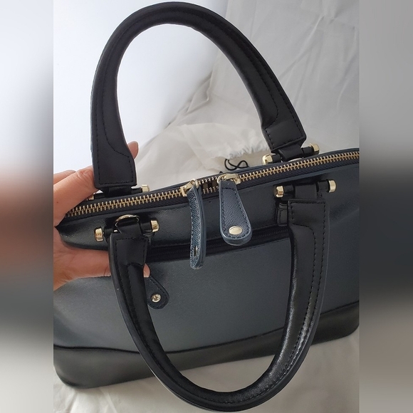 Chic 'Arrival' Bag by JustFab, Navy w/ Gold Hardware - Picture 5 of 9